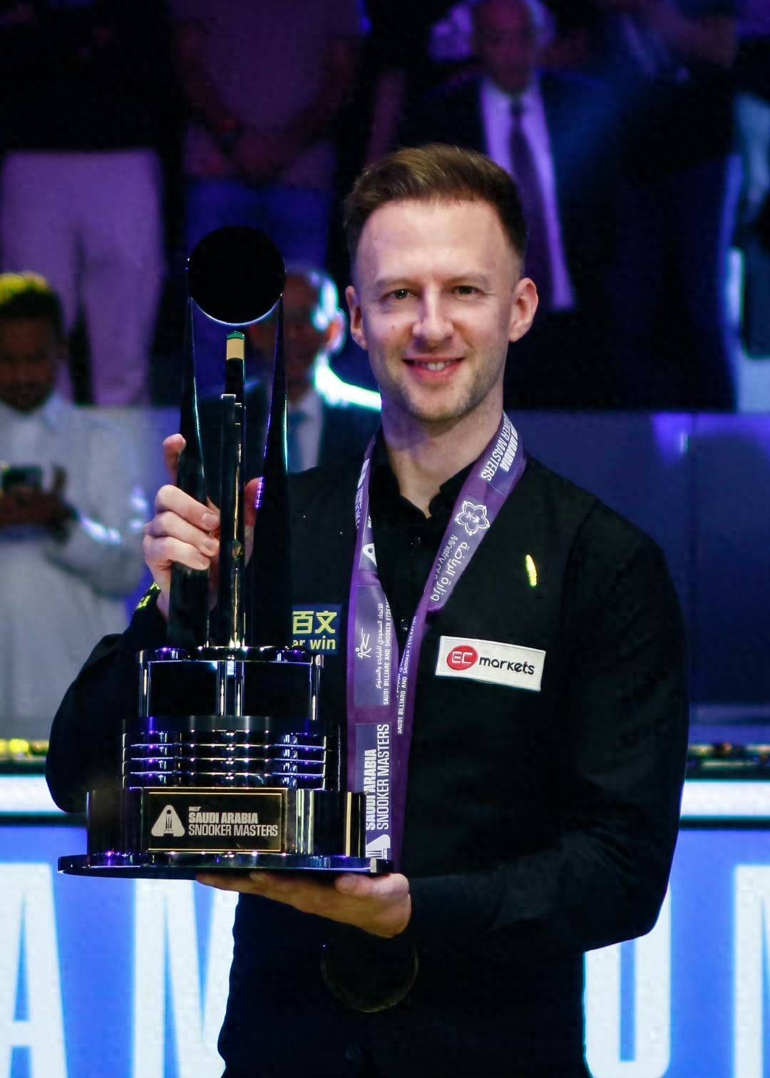 陷入困境 陷入困境