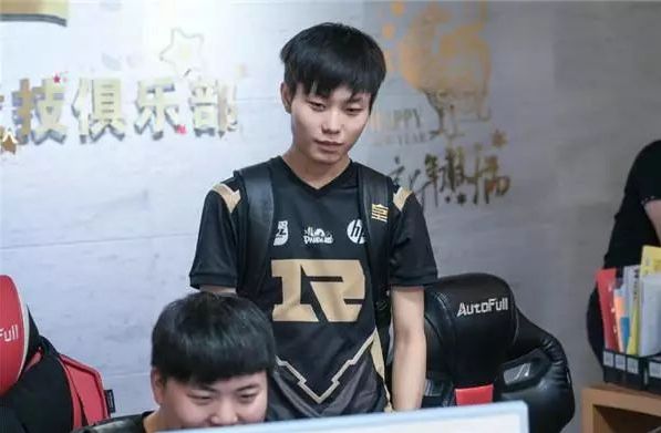 继承前辈的 继承前辈的